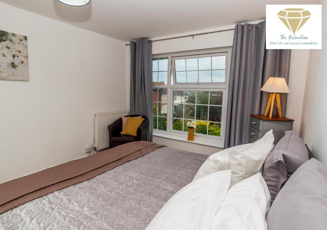 2 Bed Apartment-5 Guests - Business-Relocation-Parking - The Brighton Short Stay & Serviced Apartments Exterior photo